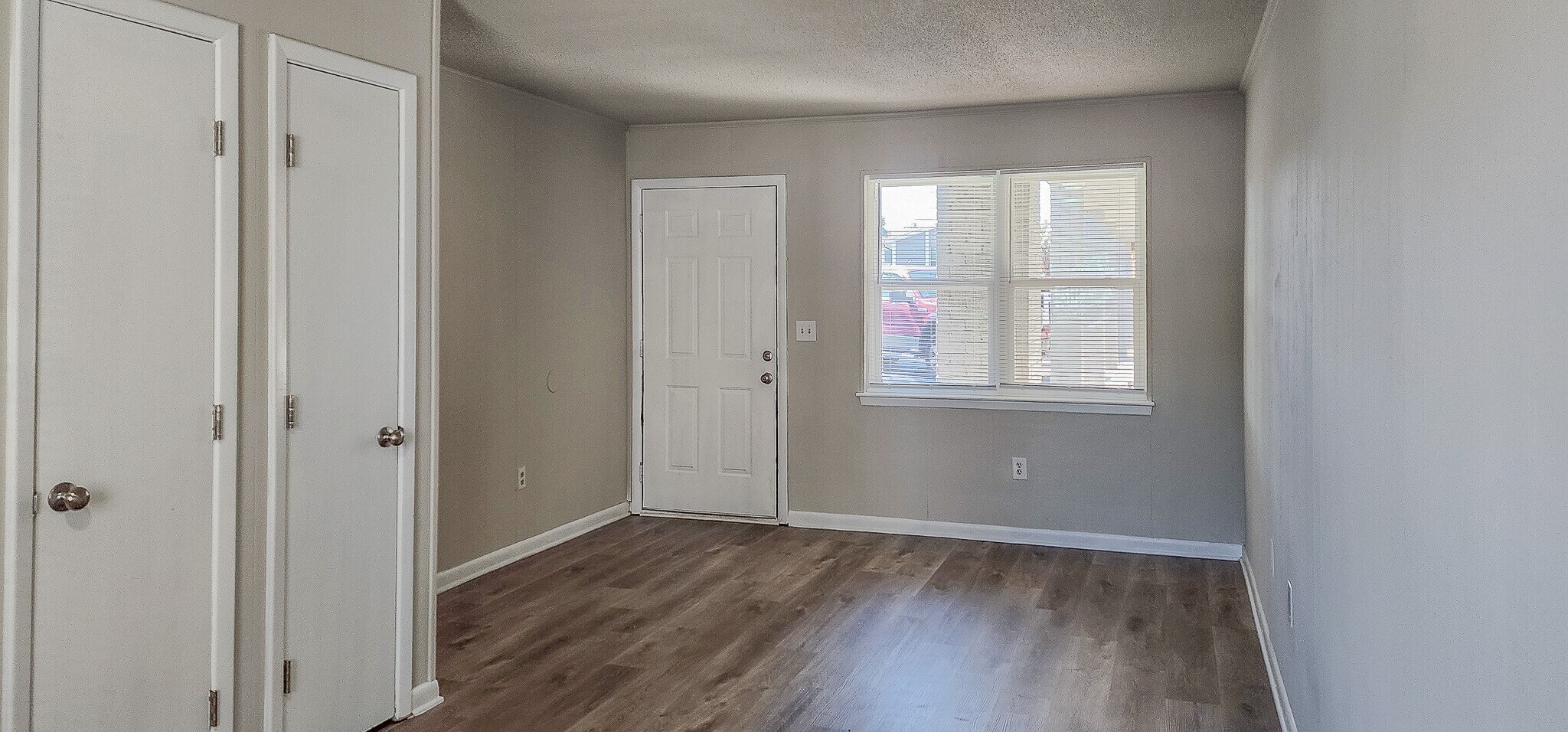 Building Photo - 1731 W Avalon Cir