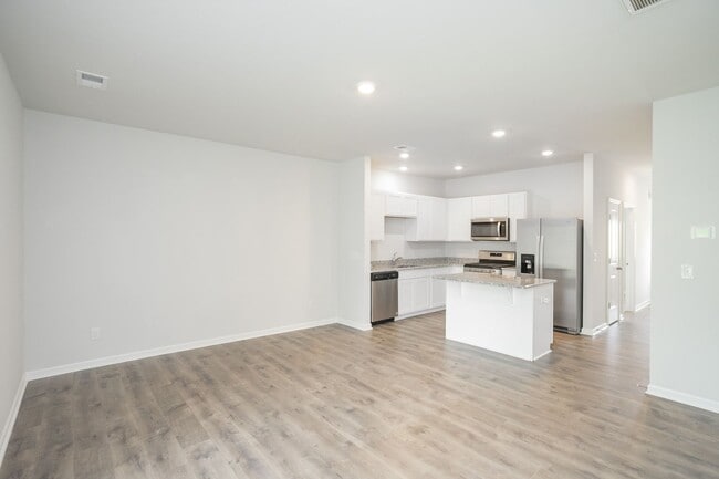 Building Photo - 2972 Mallard Dr