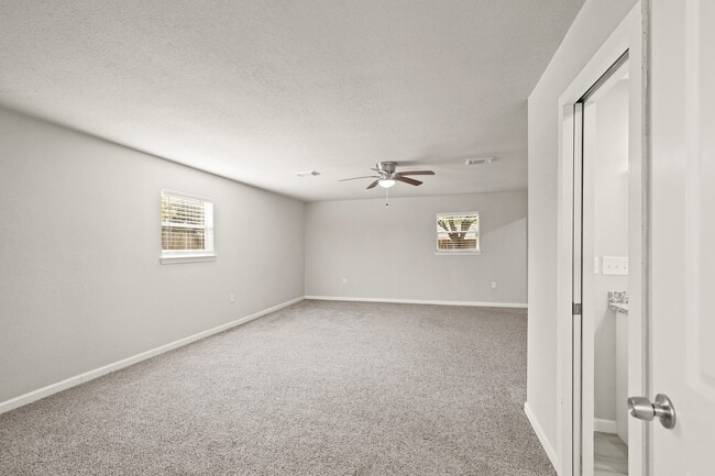 Building Photo - 2106 N Galveston Ave