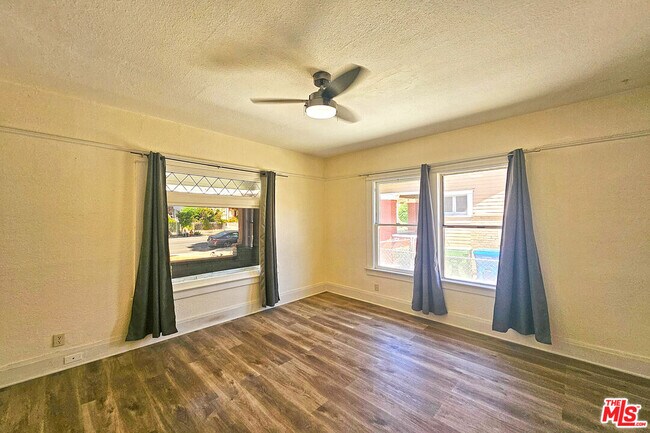 Building Photo - 648 Heliotrope Dr