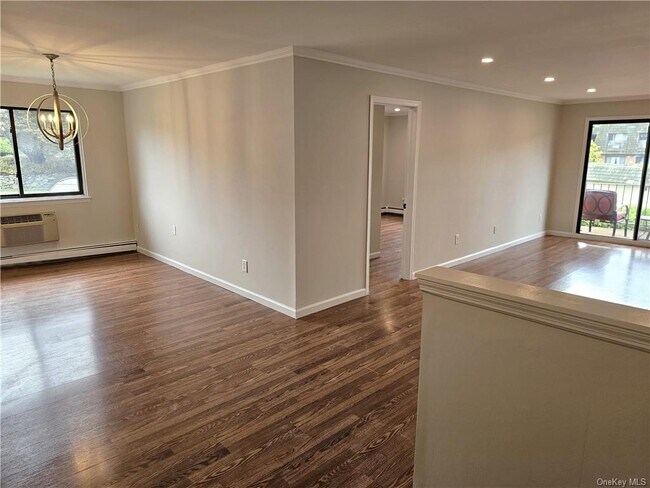 Building Photo - 9 Briarcliff Dr S