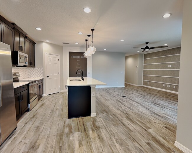 Building Photo - 1245 Celery Oaks Ln