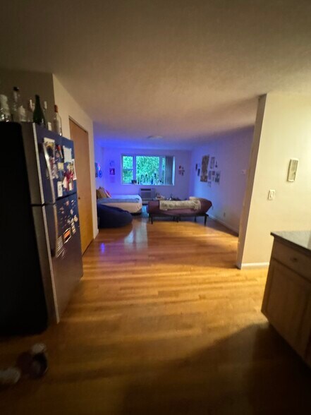 Building Photo - 90 Babcock St