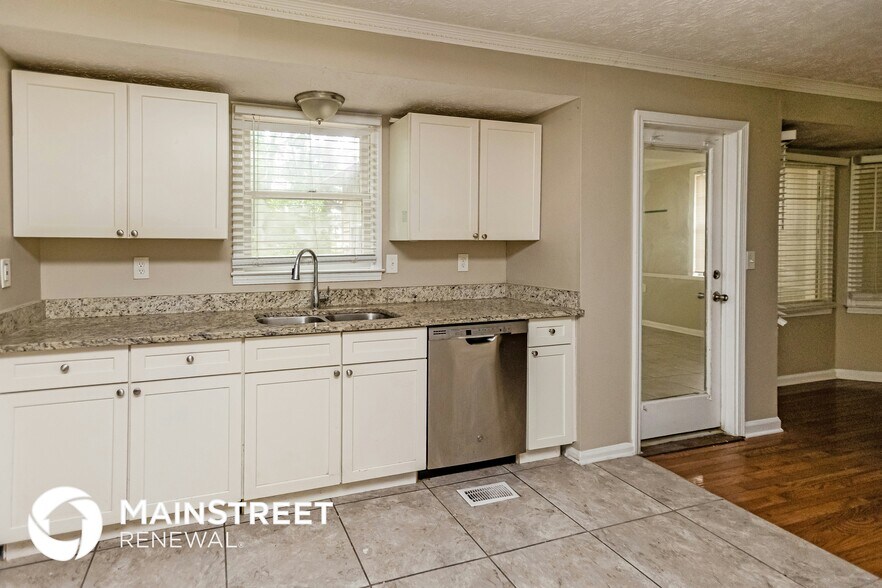 Building Photo - 3865 Westmoreland Dr NW