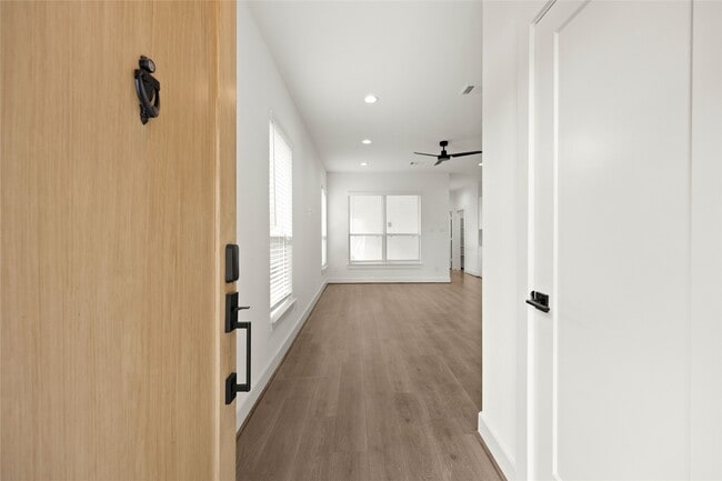 Building Photo - 2752 Sunny Briar Dr