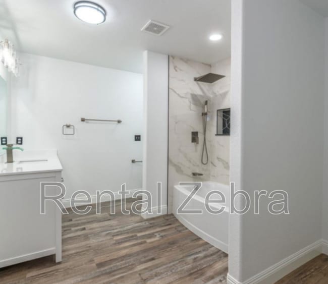 Building Photo - 3785 Compass Pointe Ave