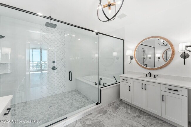 Building Photo - 225 Strand Dr