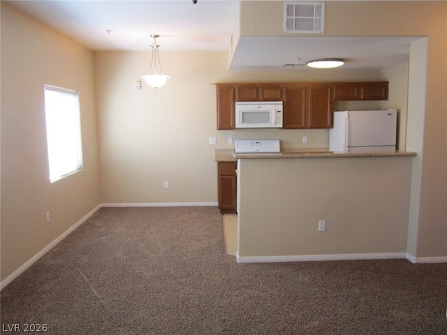 Building Photo - 7701 W Robindale Rd