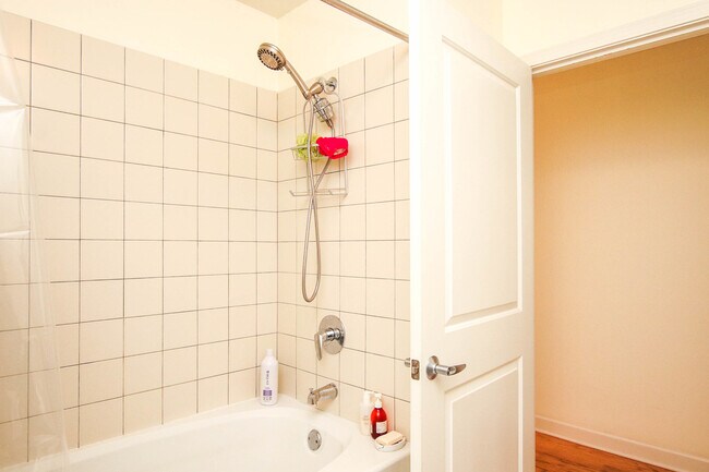 Building Photo - 1400 S Michigan Ave