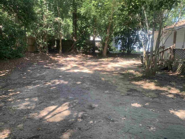 Building Photo - 1607 Jackson Bluff Rd