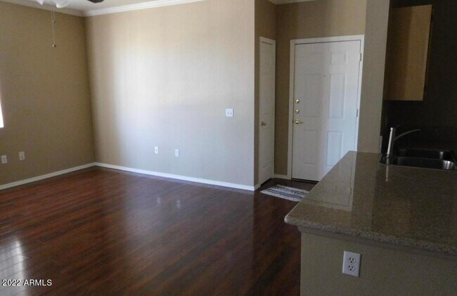 Building Photo - 5345 E Van Buren St