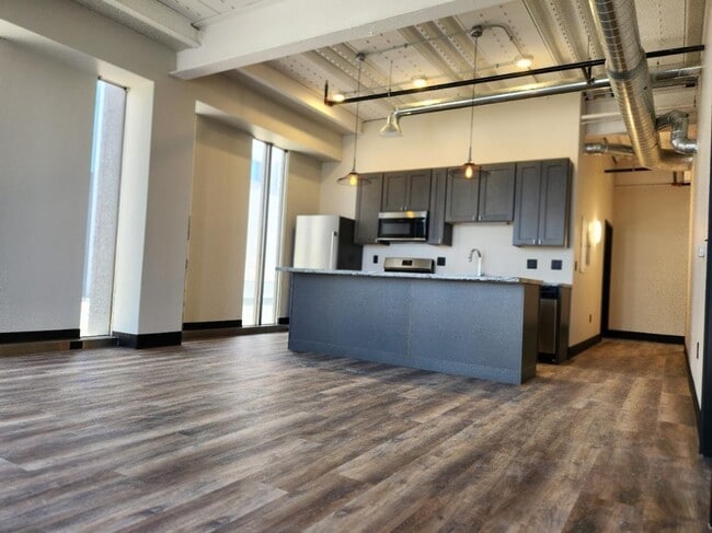 Building Photo - 200 W College Ave