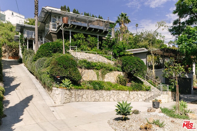 Primary Photo - 4217 Cromwell Ave