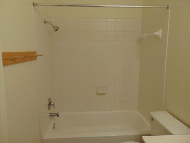 Building Photo - 2417 Allred Dr