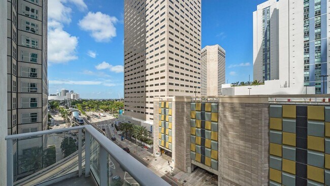 Building Photo - 300 S Biscayne Blvd