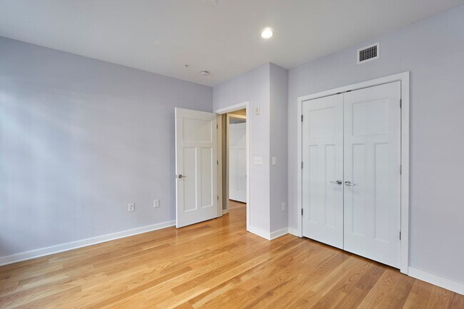 Building Photo - 1610 N Queen St