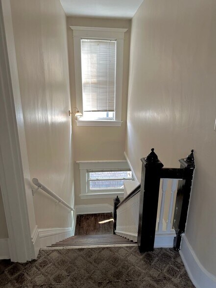 Building Photo - 205 Scammel St