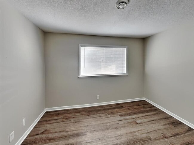 Building Photo - 13516 Grand Ave