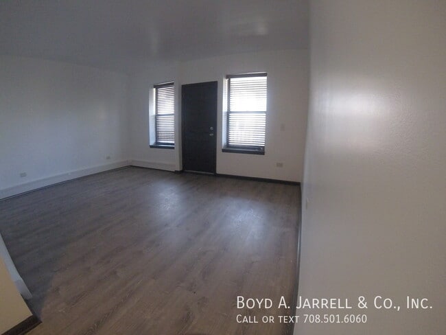 Building Photo - 111 E 57th St