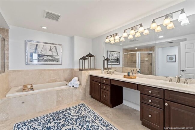 Building Photo - 3702 N Hwy A1A