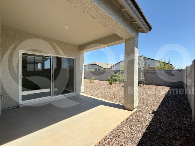 Building Photo - 18577 W Bronco Trl