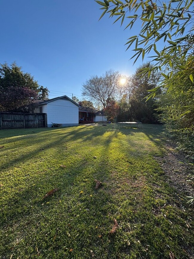 Building Photo - 2200 Loop Rd