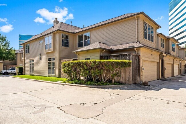 Building Photo - 1038 Memorial Village Dr