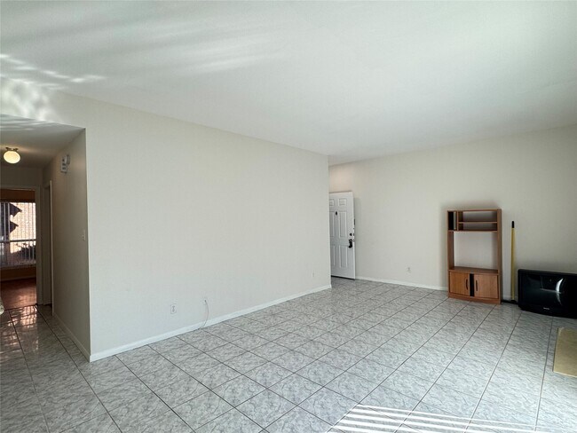 Building Photo - 6500 Harbor Town Dr