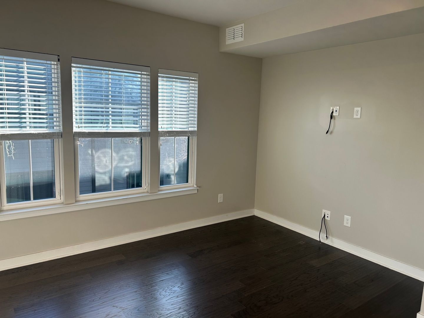 Building Photo - 317 Music Hall Wy