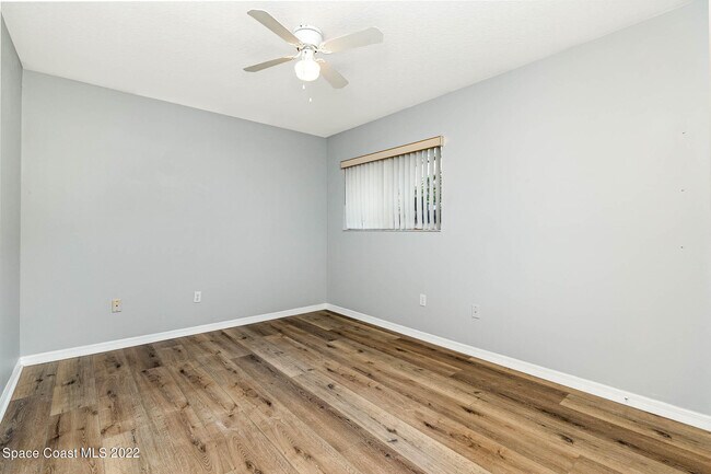 Building Photo - 2187 Hedgerow Dr