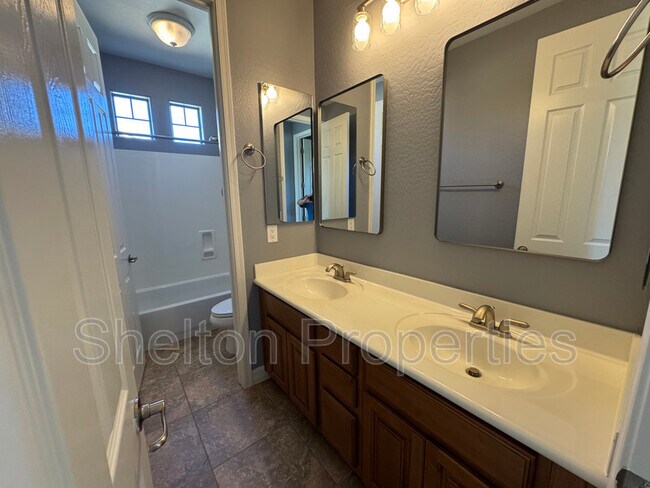 Building Photo - 20933 W Cora Vista