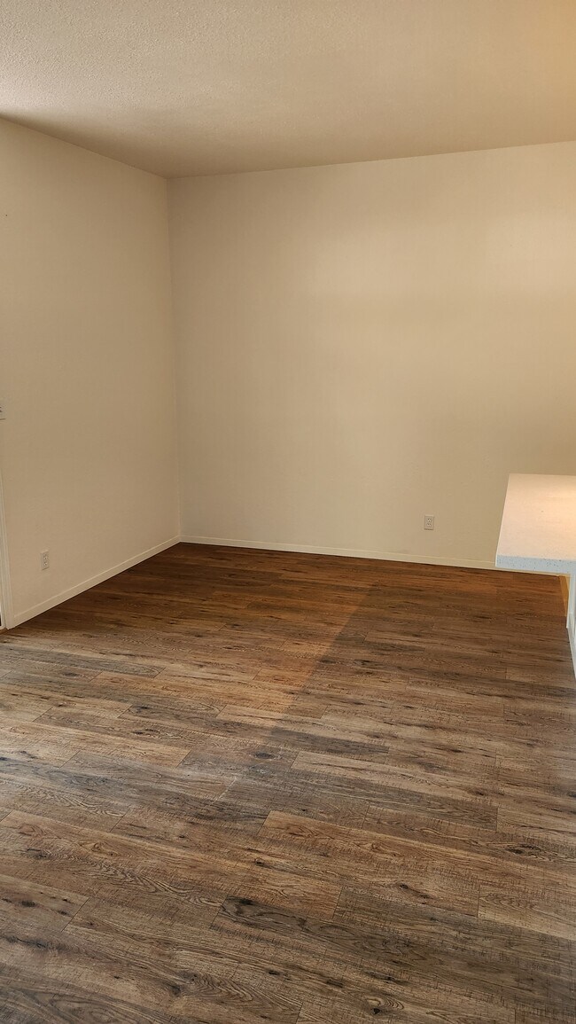 Building Photo - 948 J Street