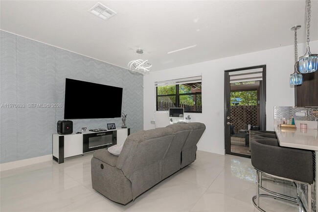 Building Photo - 7902 NW 105th Ct