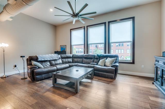 Building Photo - 2502 Live Oak St