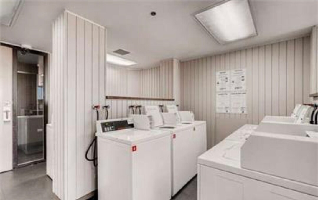 Building Photo - 1625 Larimer St