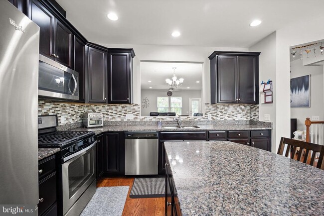 Building Photo - 1738 Beacon Ln