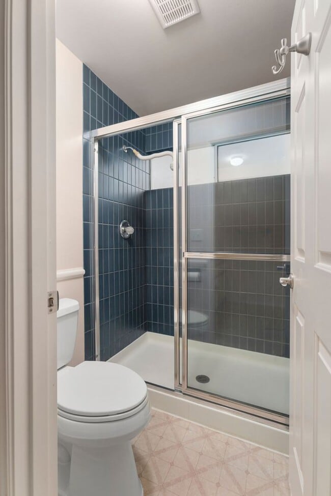 Building Photo - Beautiful 3 Bedroom Home in Bridle Trails