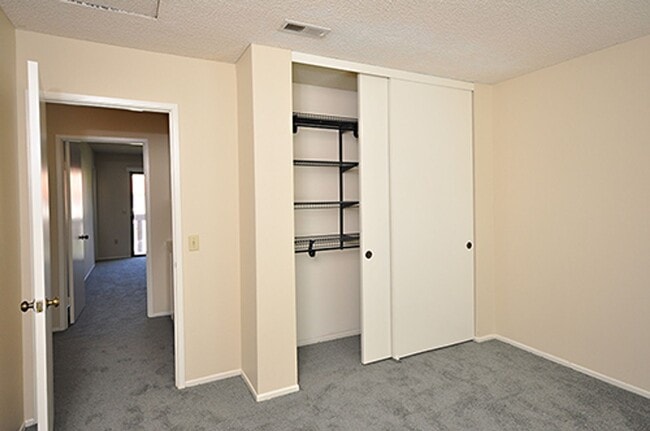 Building Photo - Bright Two-Story 3BR Condo with Spacious F...