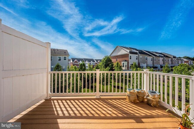 Building Photo - 7780 Dagny Wy