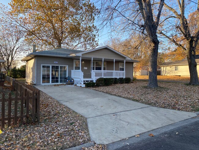 Primary Photo - 3807 N Faber Ave