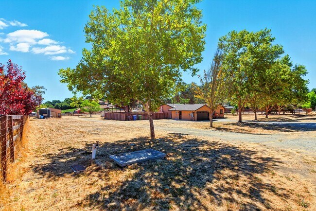 Building Photo - $5995 - Ranch-style home with acreage in West Gilroy's quiet countryside