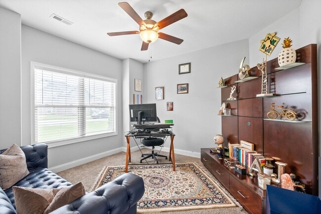 Building Photo - Modern 6-Bedroom Home with Open Layout & S...