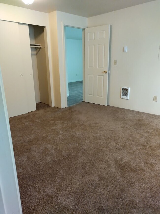 Building Photo - 3938 Partridge Ln NE