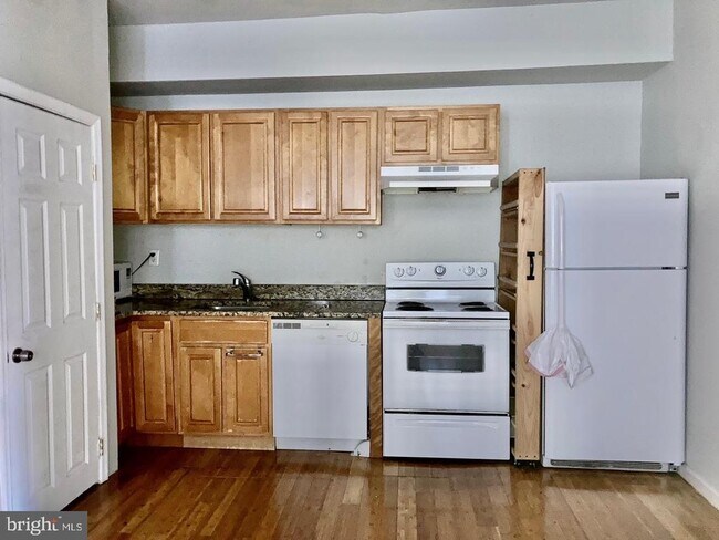 Building Photo - 4825 Baltimore Ave