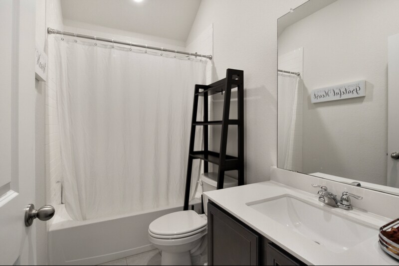 Building Photo - 3001 Glazner Dr