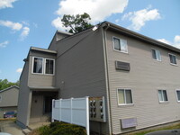 Building Photo - 562 Woodland Ave