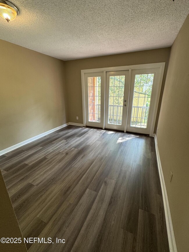 Building Photo - 6526 La Mirada Dr E