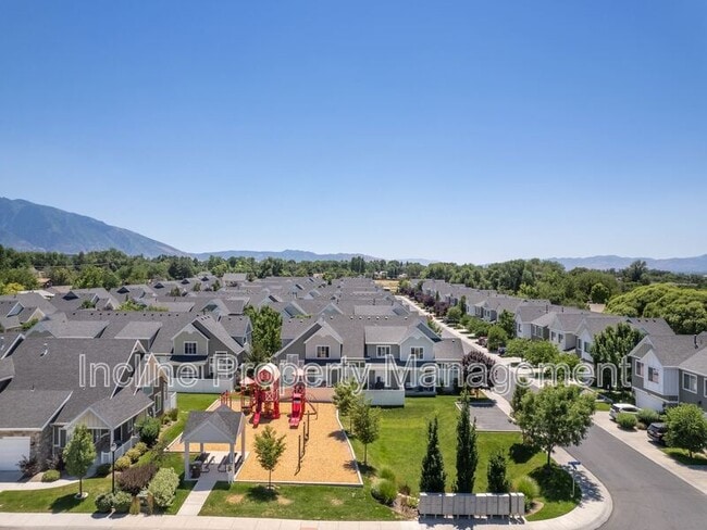 Building Photo - 401 E Corral Creek Dr