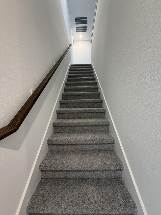 Building Photo - 4727 Bay Vista Dr