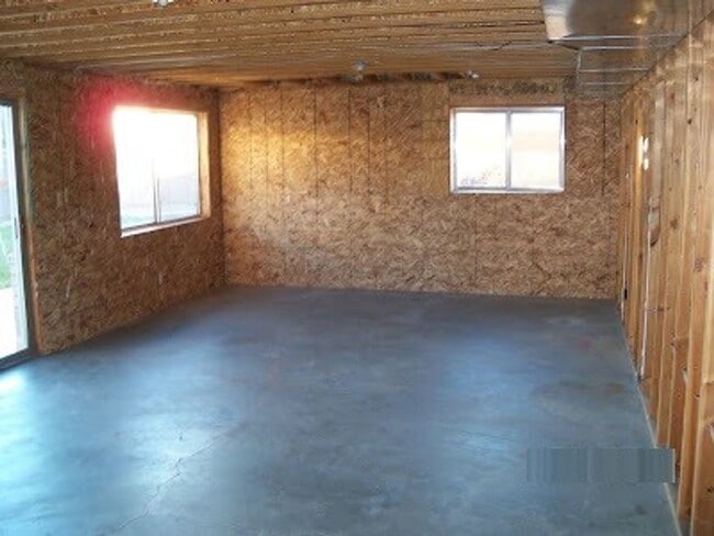 Building Photo - 3 Bedroom, 2 Bathroom Home on Truman Drive
